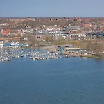 Traumblick! Mitten Im Wasser U. Doch Ganz Oben:) Apartmán