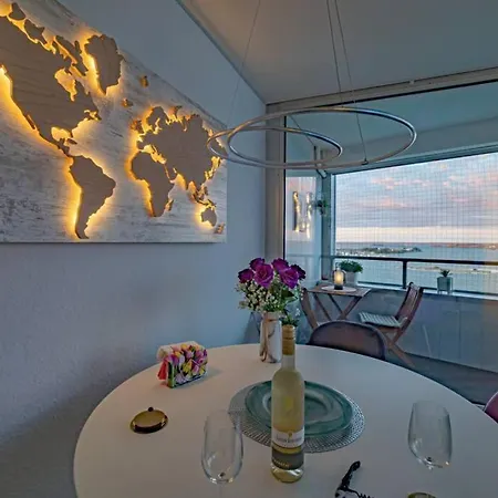 Traumblick! Mitten Im Wasser U. Doch Ganz Oben:) * Schleswig