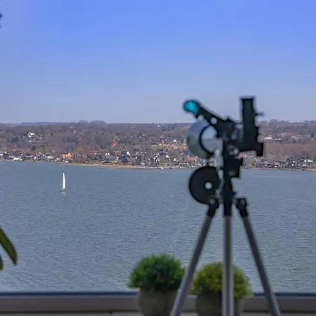 Apartamento Traumblick! Mitten Im Wasser U. Doch Ganz Oben:) Schleswig