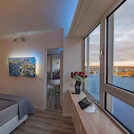 Traumblick! Mitten Im Wasser U. Doch Ganz Oben:) Apartamento Schleswig