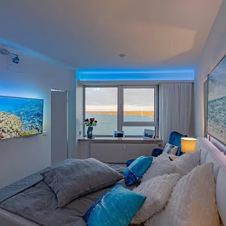 Traumblick! Mitten Im Wasser U. Doch Ganz Oben:)